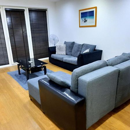 Max'Em Lexington Luxury Apartment Slough Esterno foto