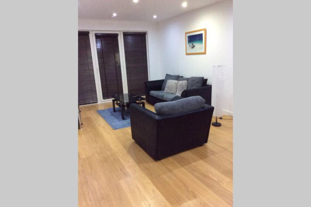 Max'Em Lexington Luxury Apartment Slough Esterno foto