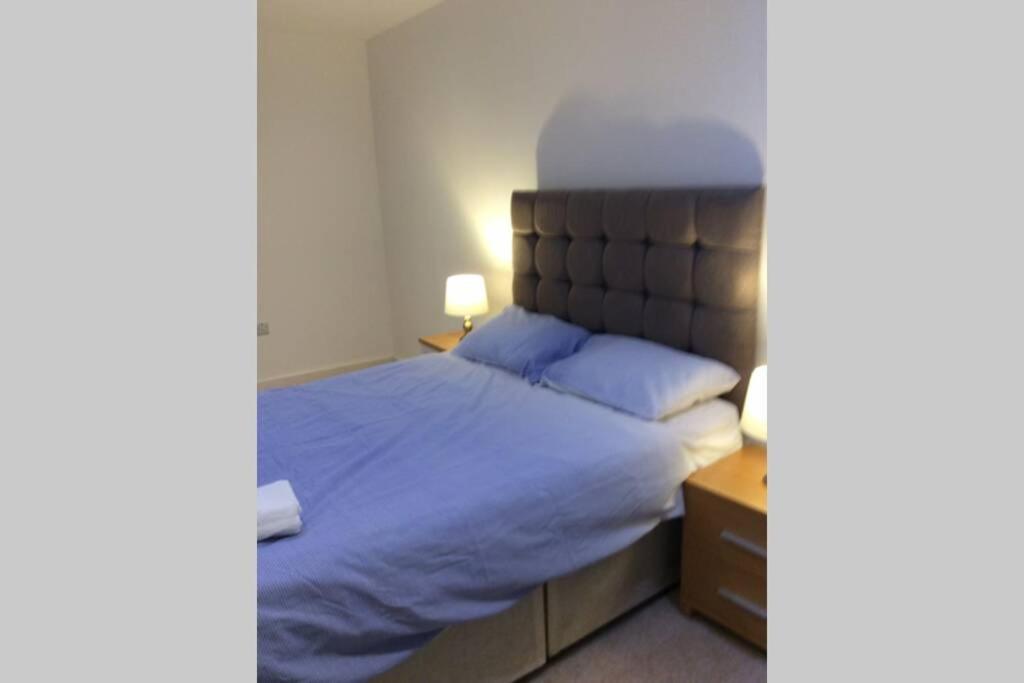 Max'Em Lexington Luxury Apartment Slough Esterno foto